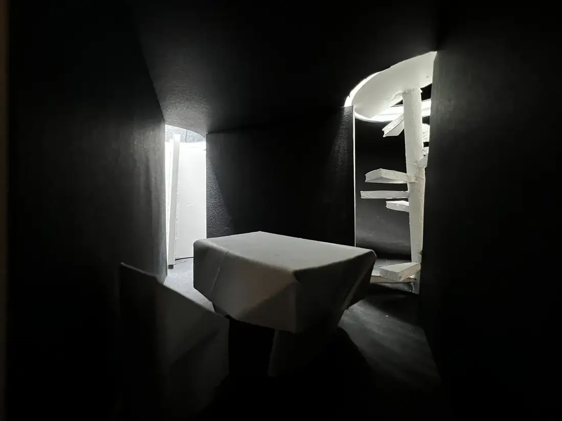 Model study of the interior glow beneath a well