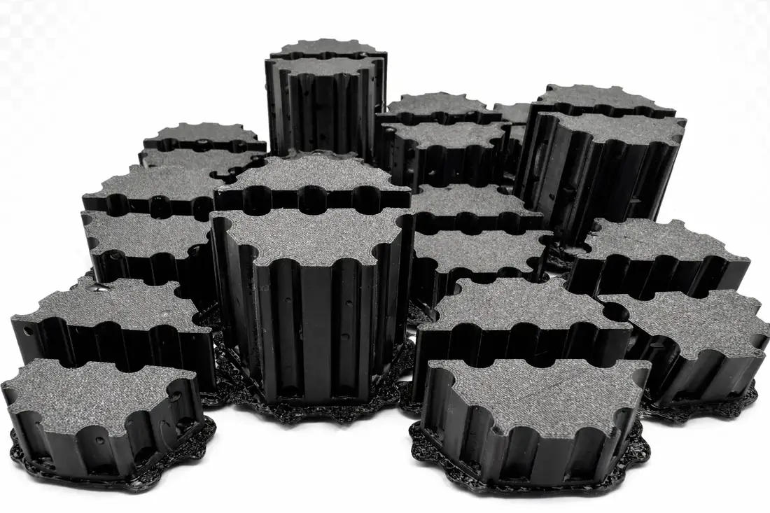 Tidal Textile — Model — V